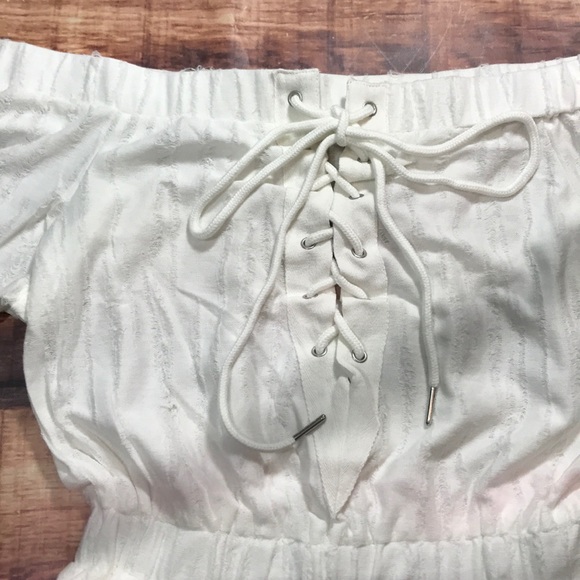 LAST 1 << White Off The Shoulder Lace Up Romper >> - Picture 3 of 7